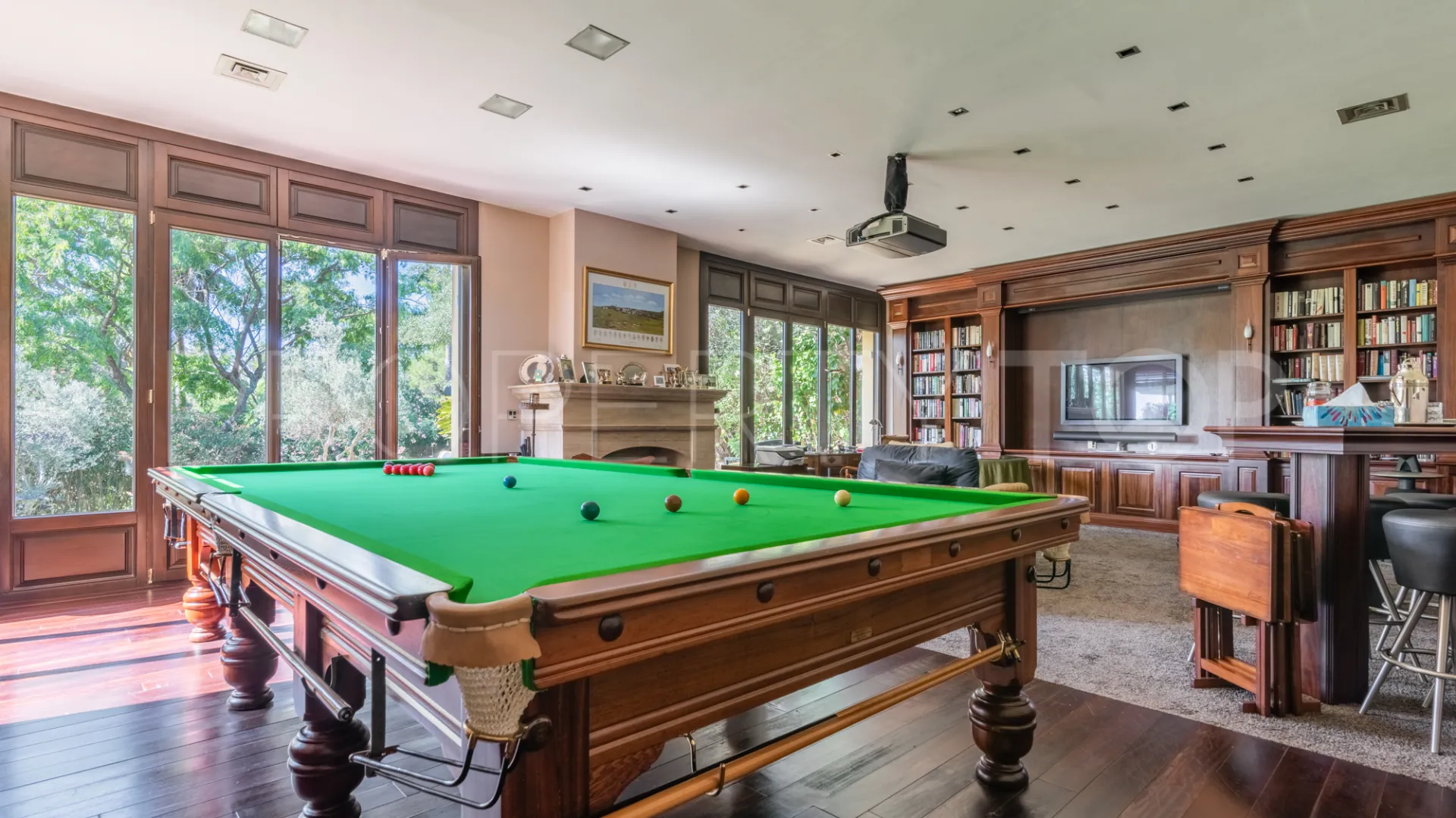 Villa for sale in Zona F with 5 bedrooms