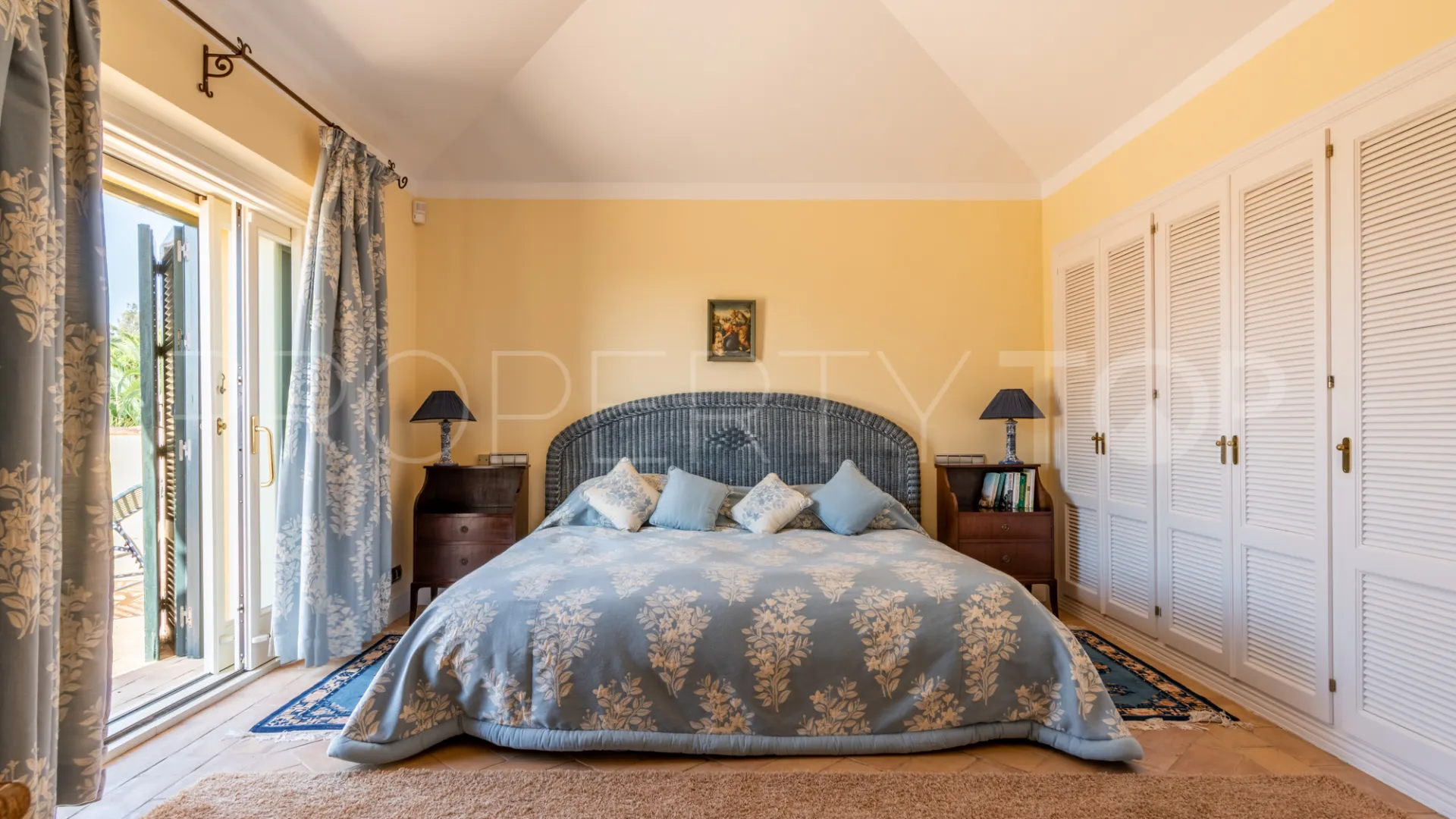 Villa for sale in Zona F with 5 bedrooms