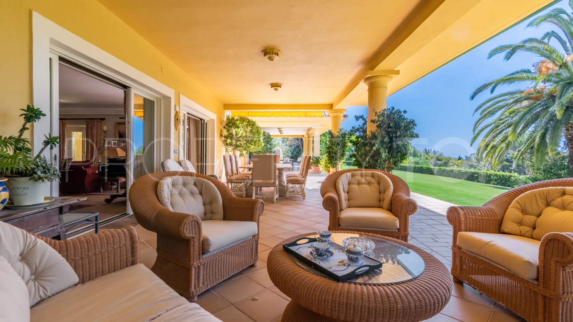 Villa for sale in Zona F with 5 bedrooms
