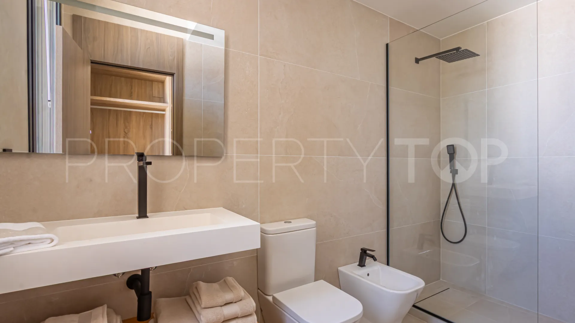 Villa for sale in Zona B with 5 bedrooms