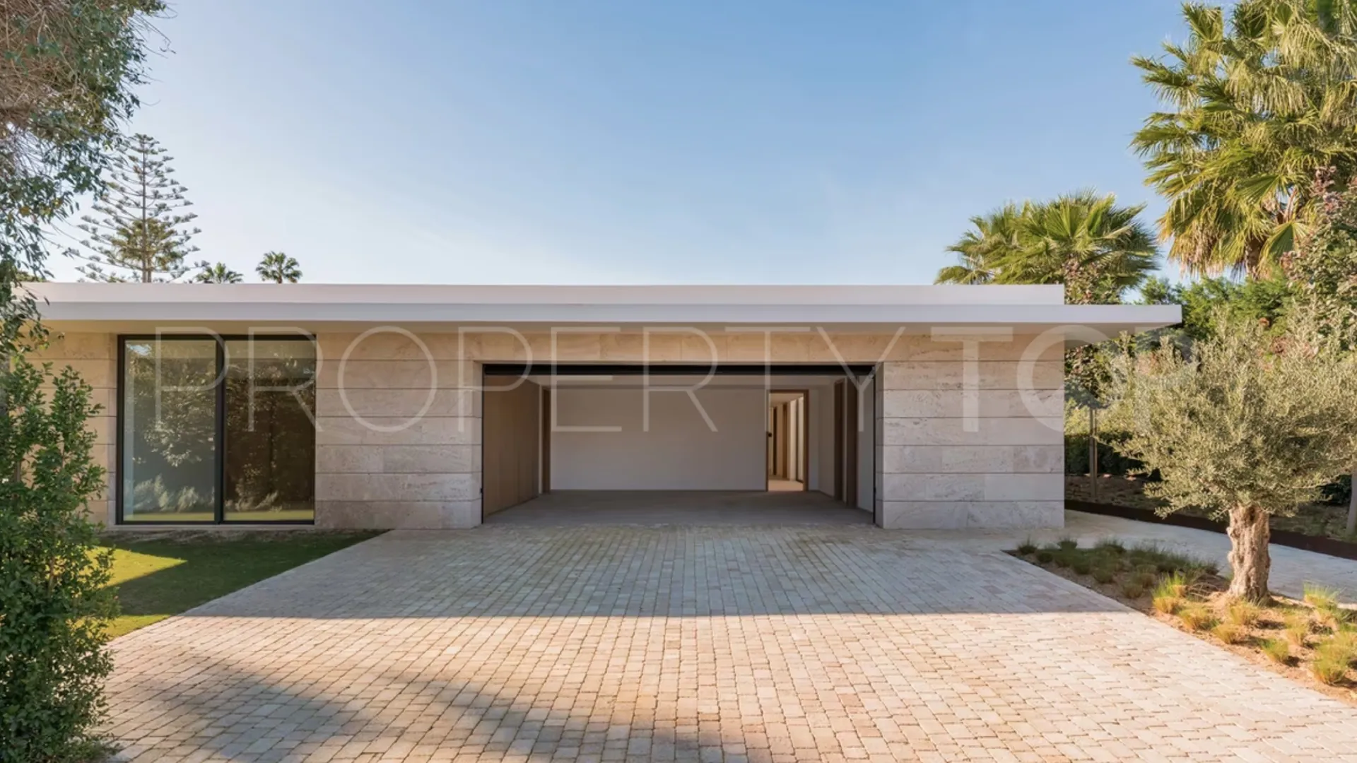 For sale Kings & Queens villa