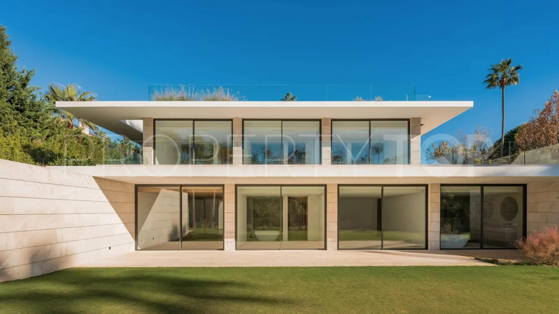 For sale Kings & Queens villa