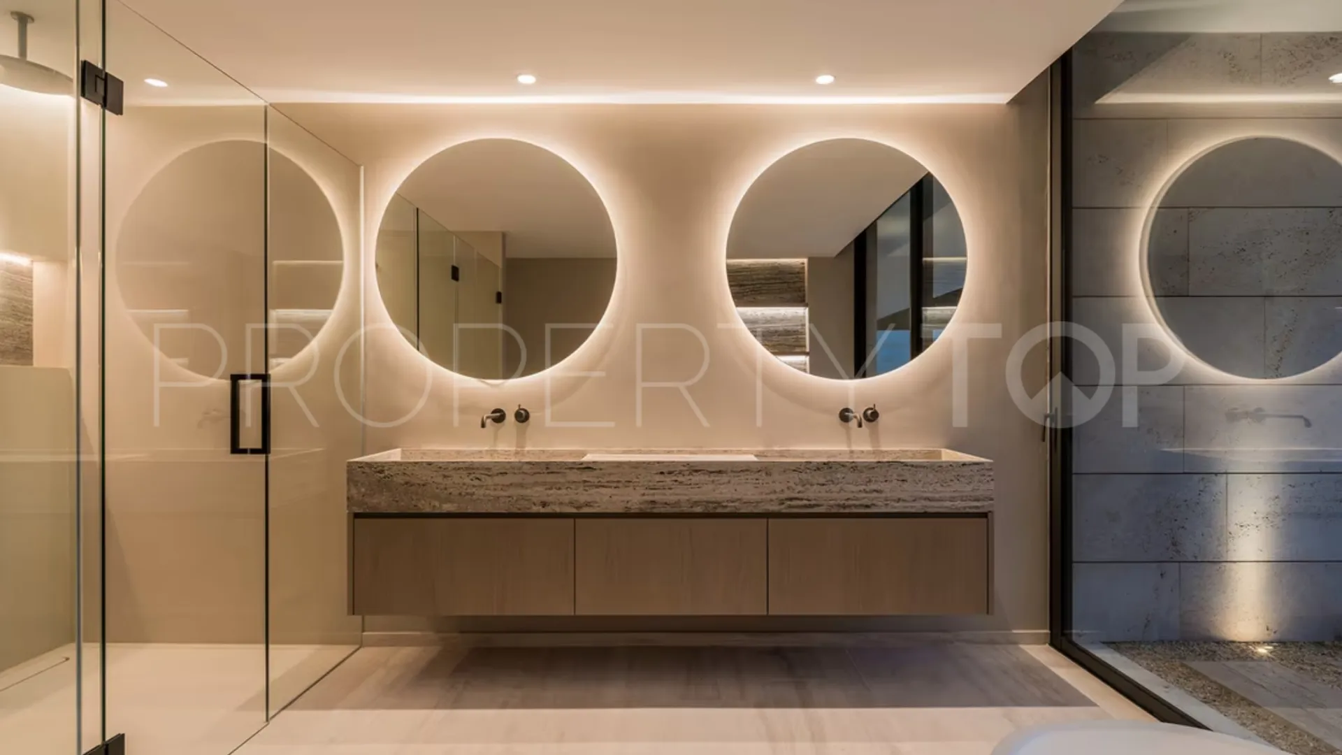 For sale Kings & Queens villa