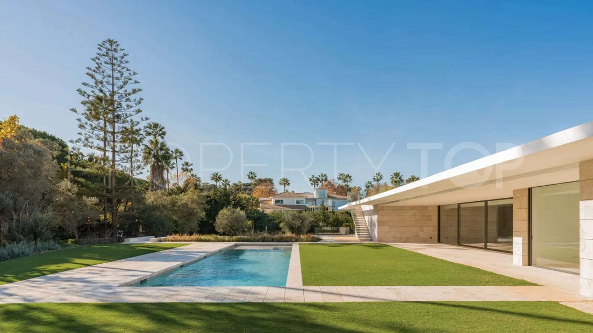 For sale Kings & Queens villa