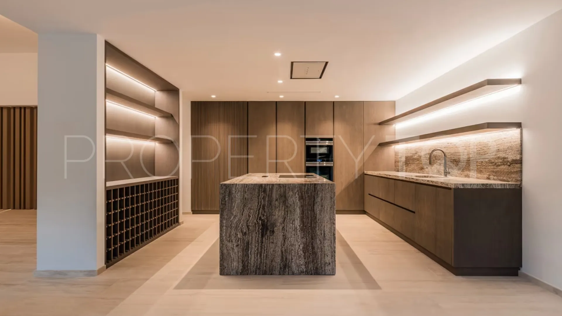 For sale Kings & Queens villa
