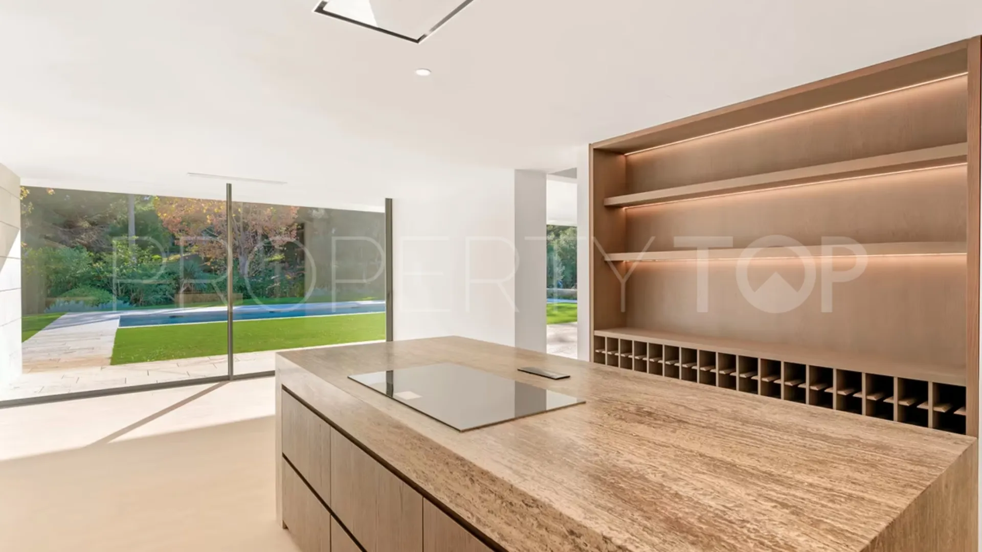 For sale Kings & Queens villa