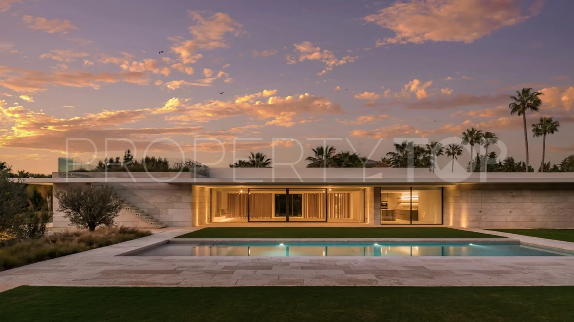 For sale Kings & Queens villa