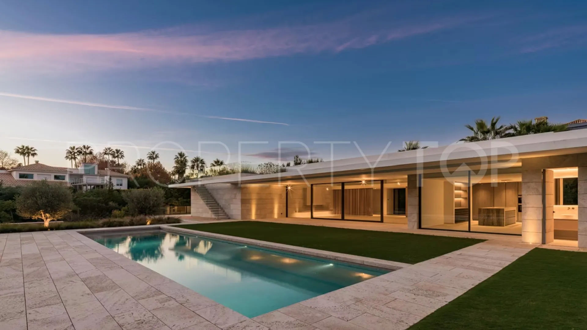 For sale Kings & Queens villa