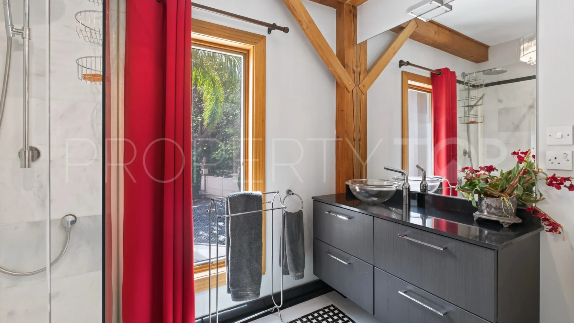 Villa for sale in Zona C with 7 bedrooms