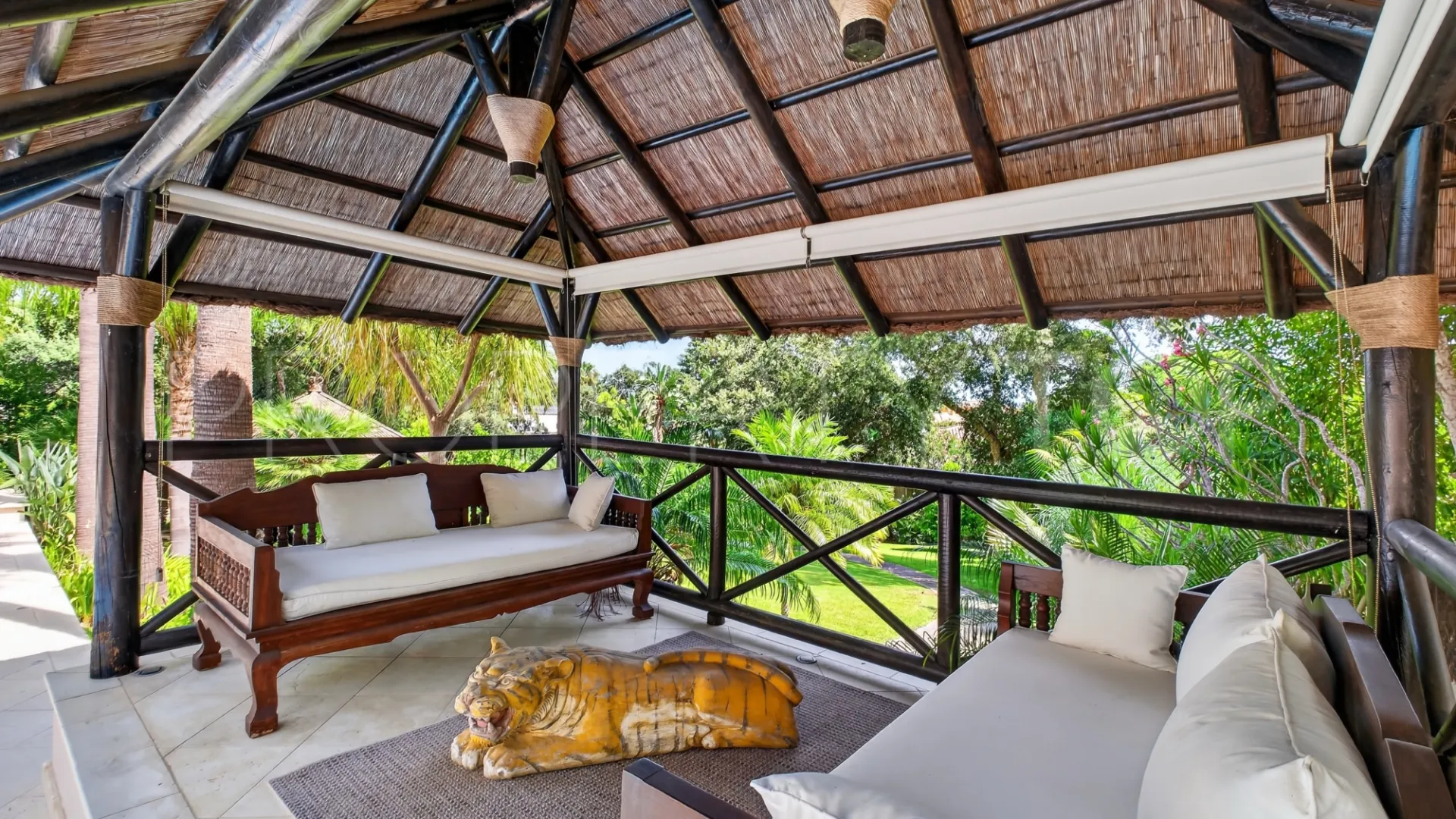 Villa for sale in Zona C with 7 bedrooms