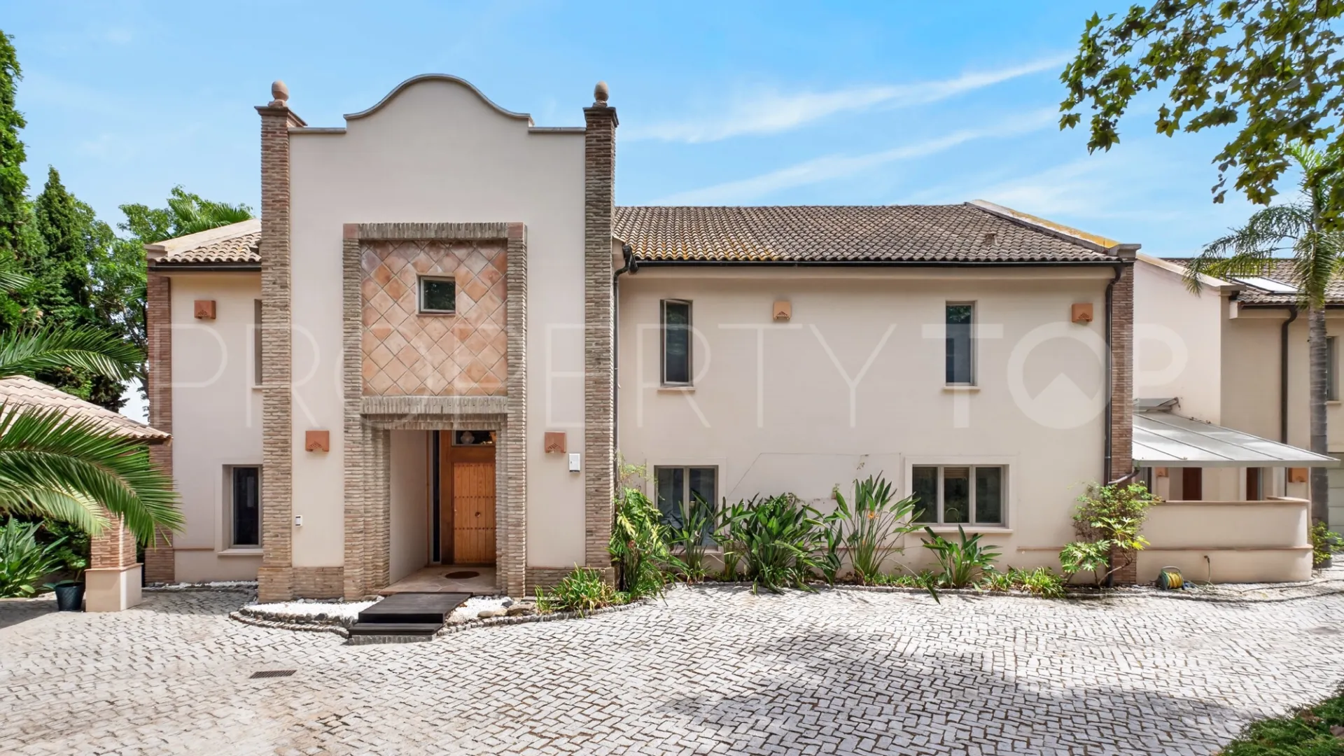 Villa for sale in Zona C with 7 bedrooms