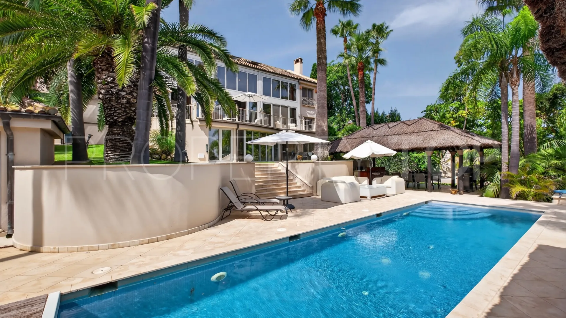 Villa for sale in Zona C with 7 bedrooms