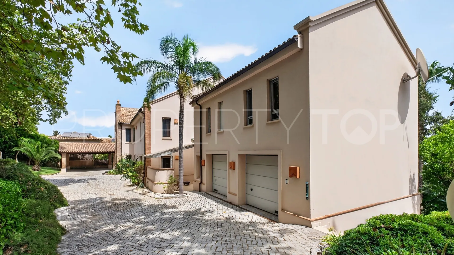 Villa for sale in Zona C with 7 bedrooms