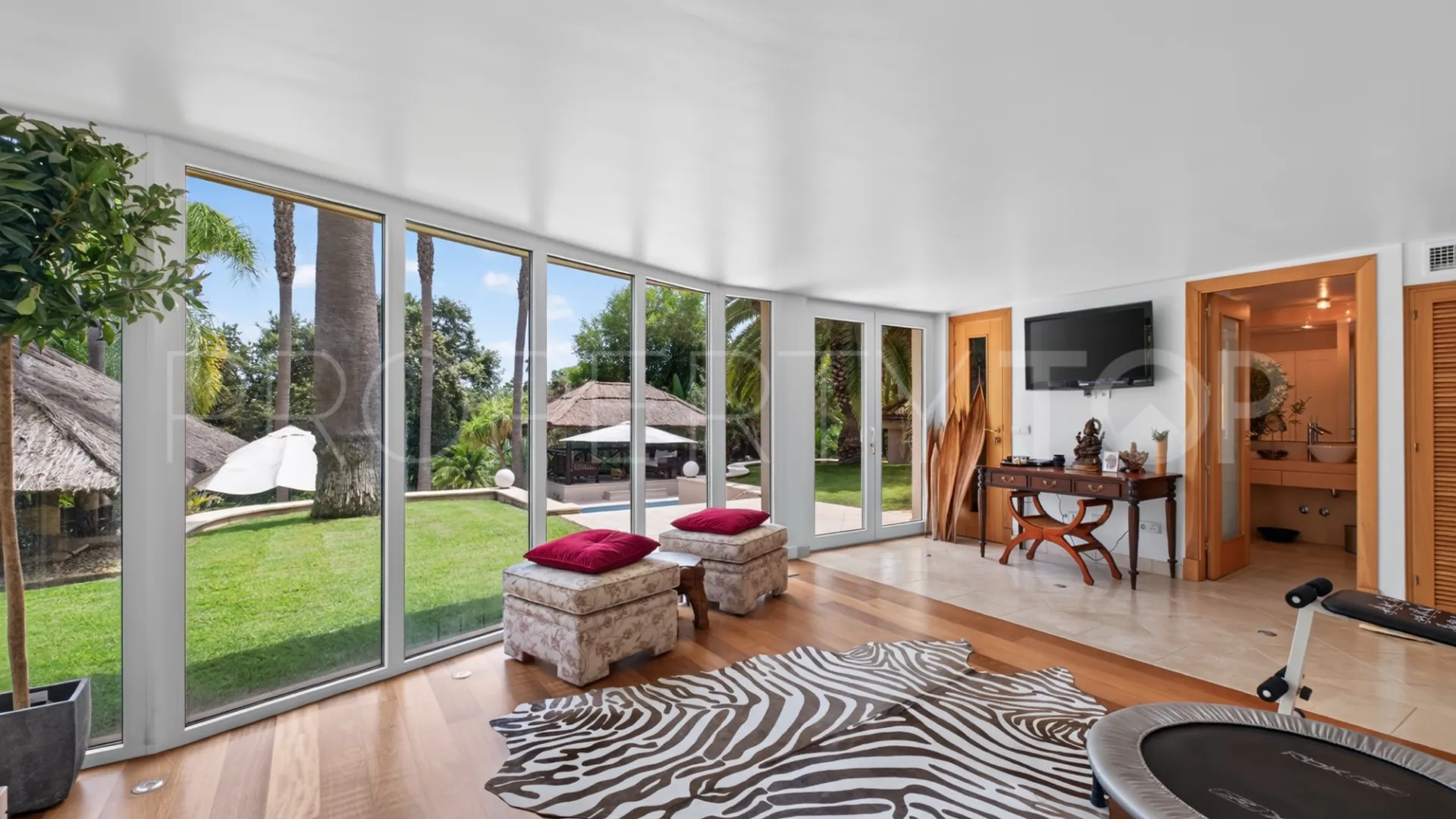 Villa for sale in Zona C with 7 bedrooms