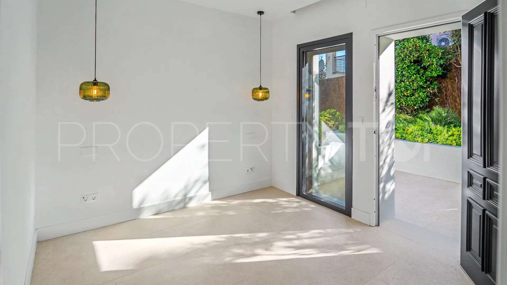 Zona B, villa con 5 dormitorios en venta