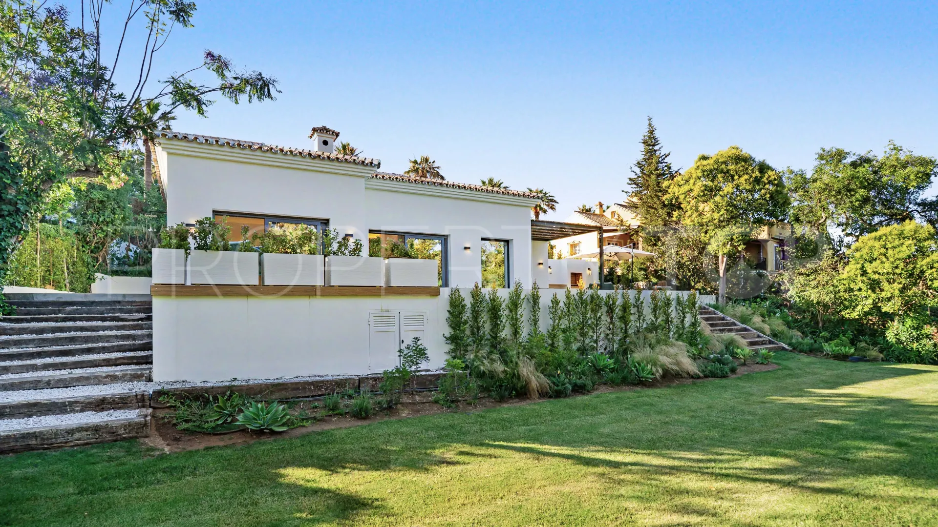 Zona B, villa con 5 dormitorios en venta