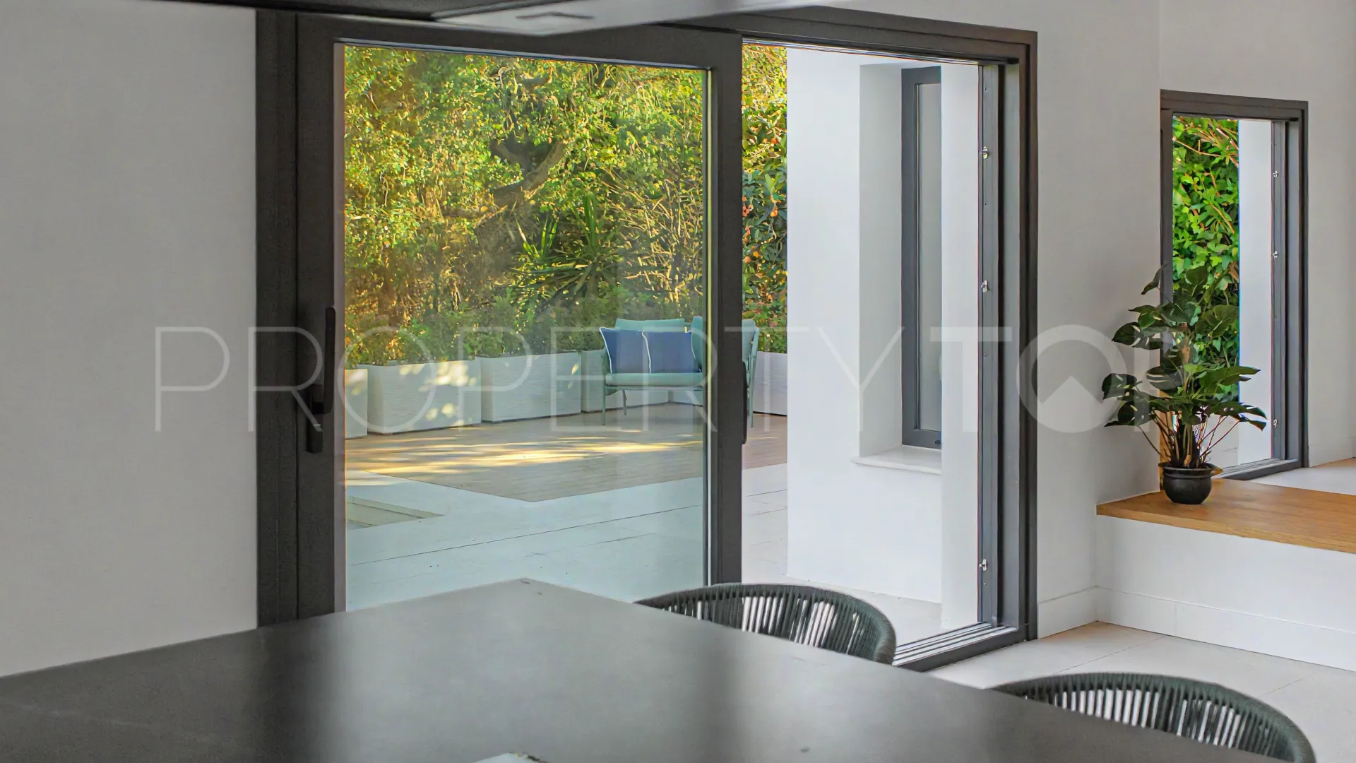 Zona B, villa con 5 dormitorios en venta