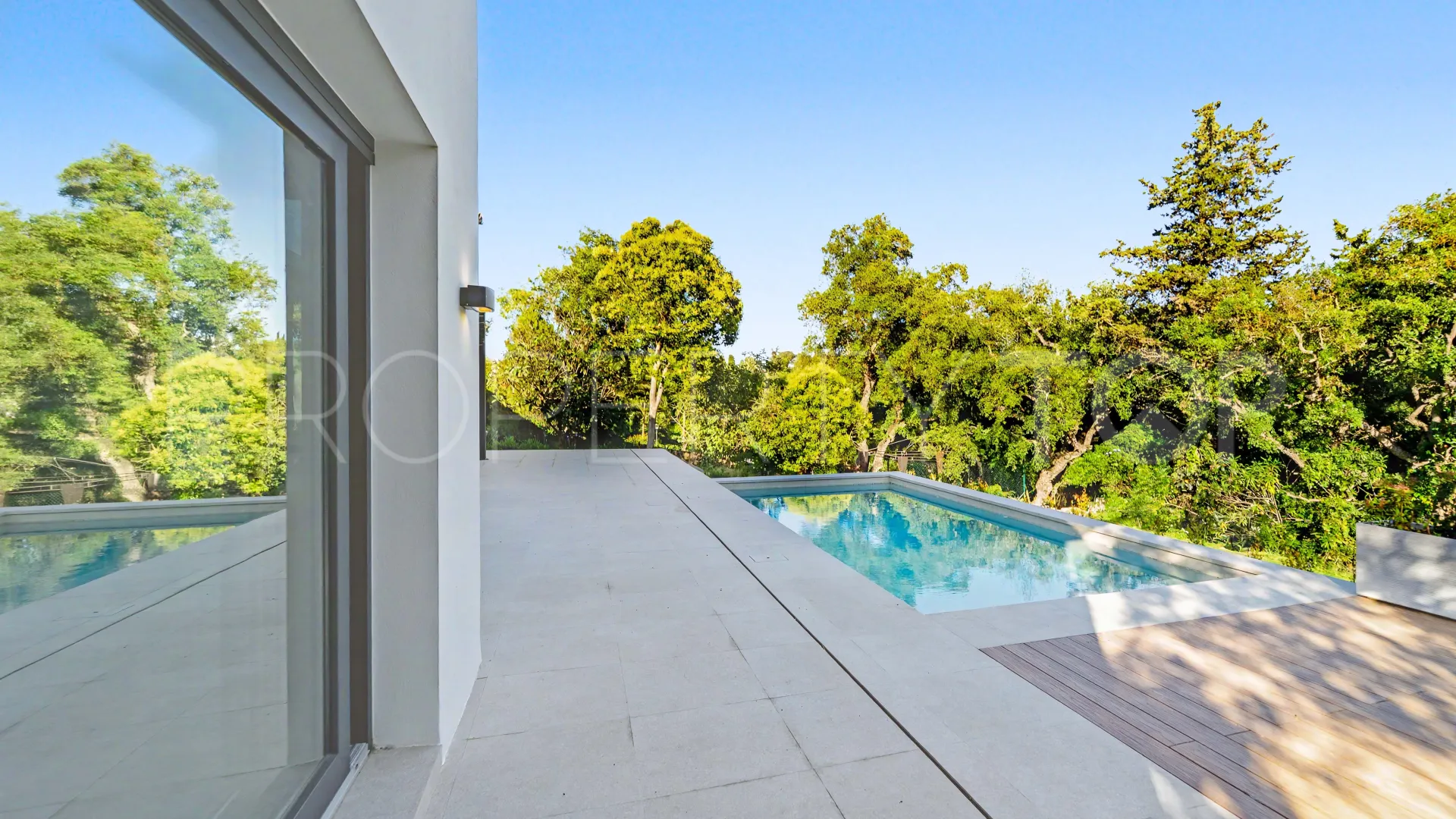 Zona B, villa con 5 dormitorios en venta