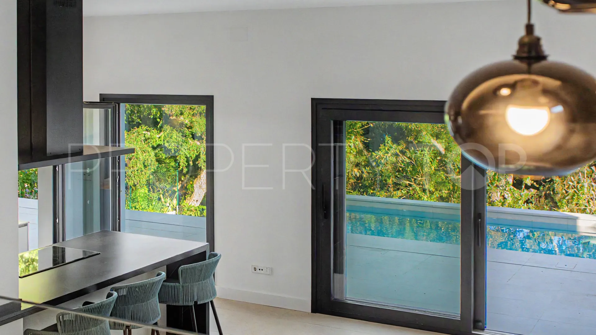 Zona B, villa con 5 dormitorios en venta