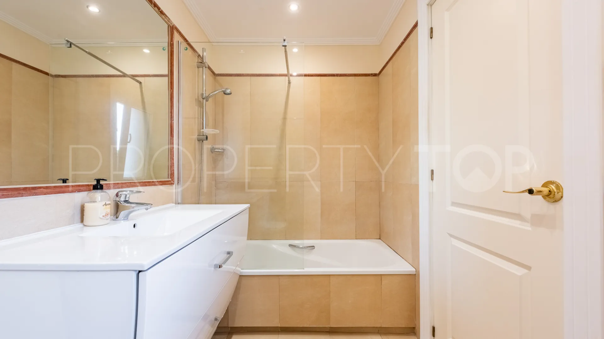 Apartamento con 2 dormitorios en venta en Los Gazules de Almenara