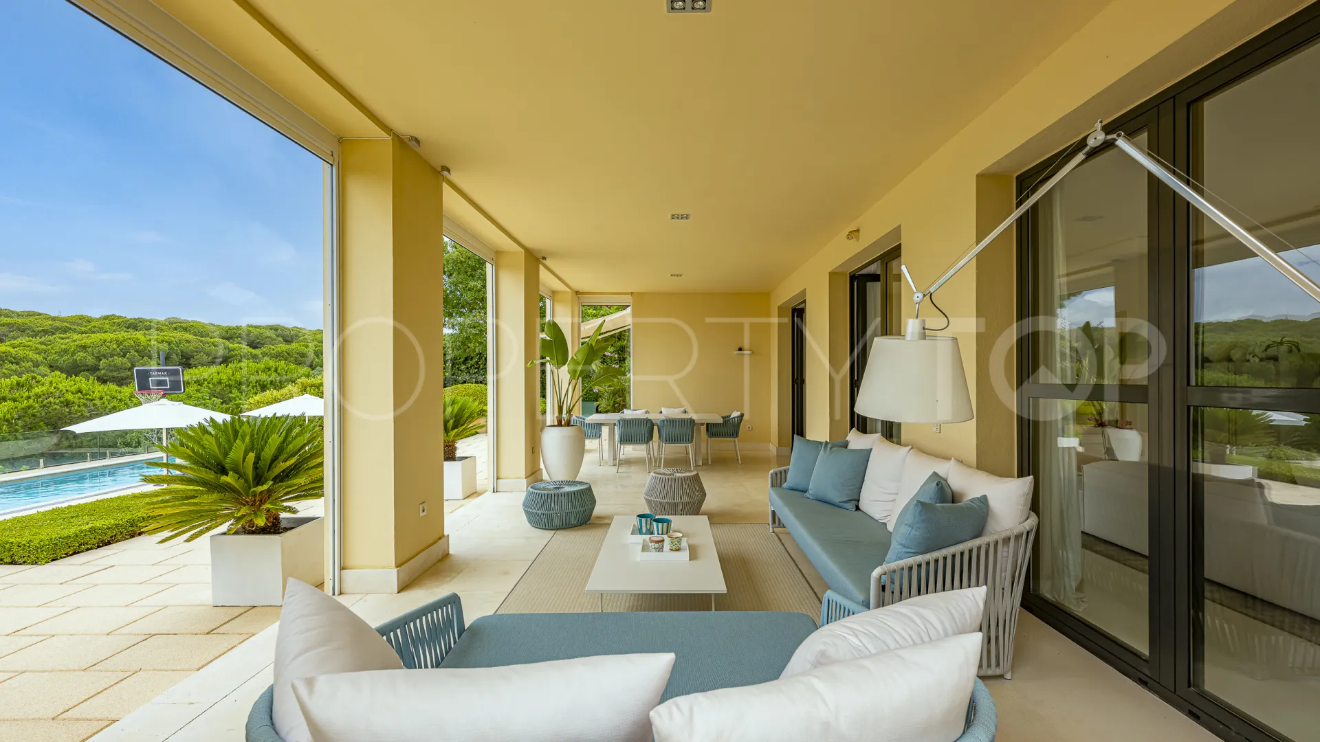 Villa en venta en Las Cimas con 5 dormitorios