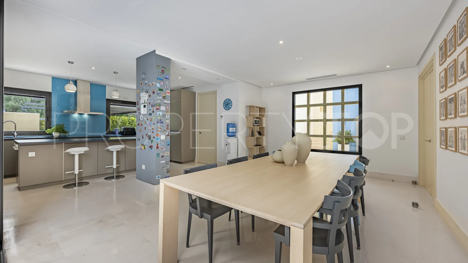 Villa en venta en Las Cimas con 5 dormitorios
