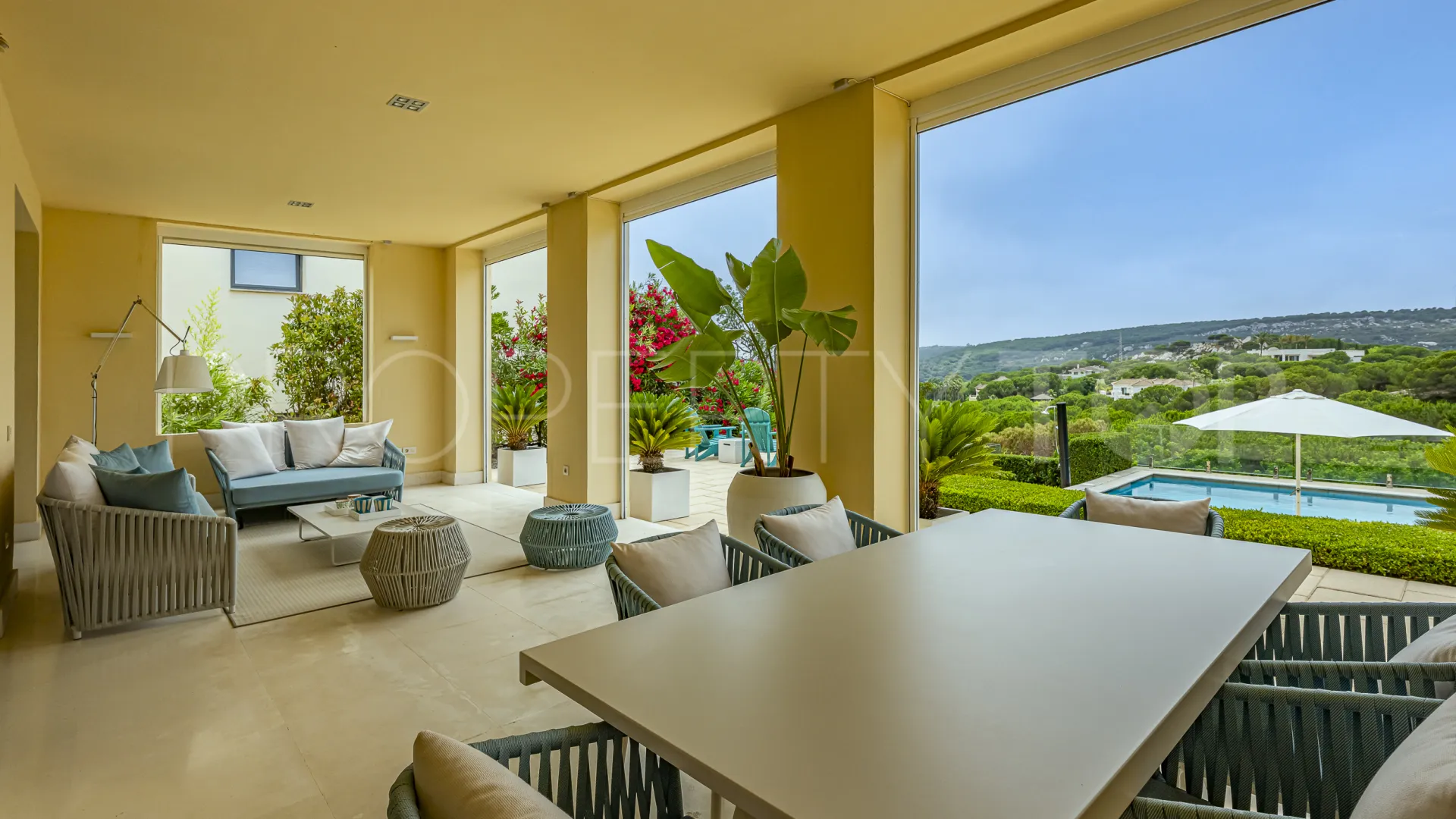 Villa en venta en Las Cimas con 5 dormitorios