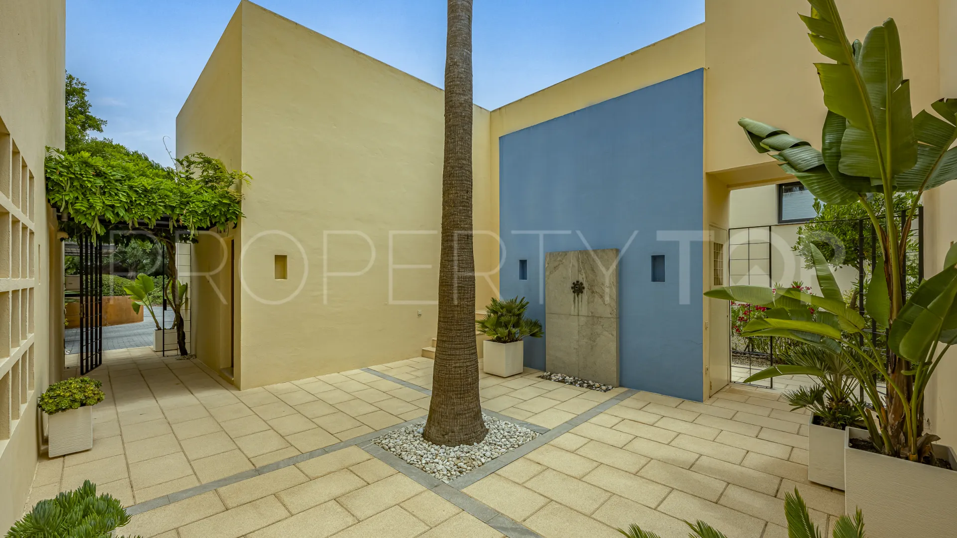 Villa en venta en Las Cimas con 5 dormitorios