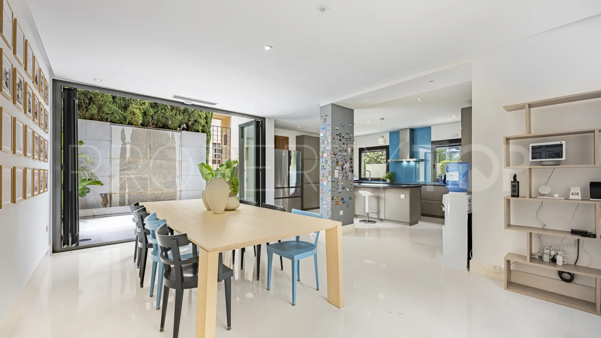 Villa en venta en Las Cimas con 5 dormitorios
