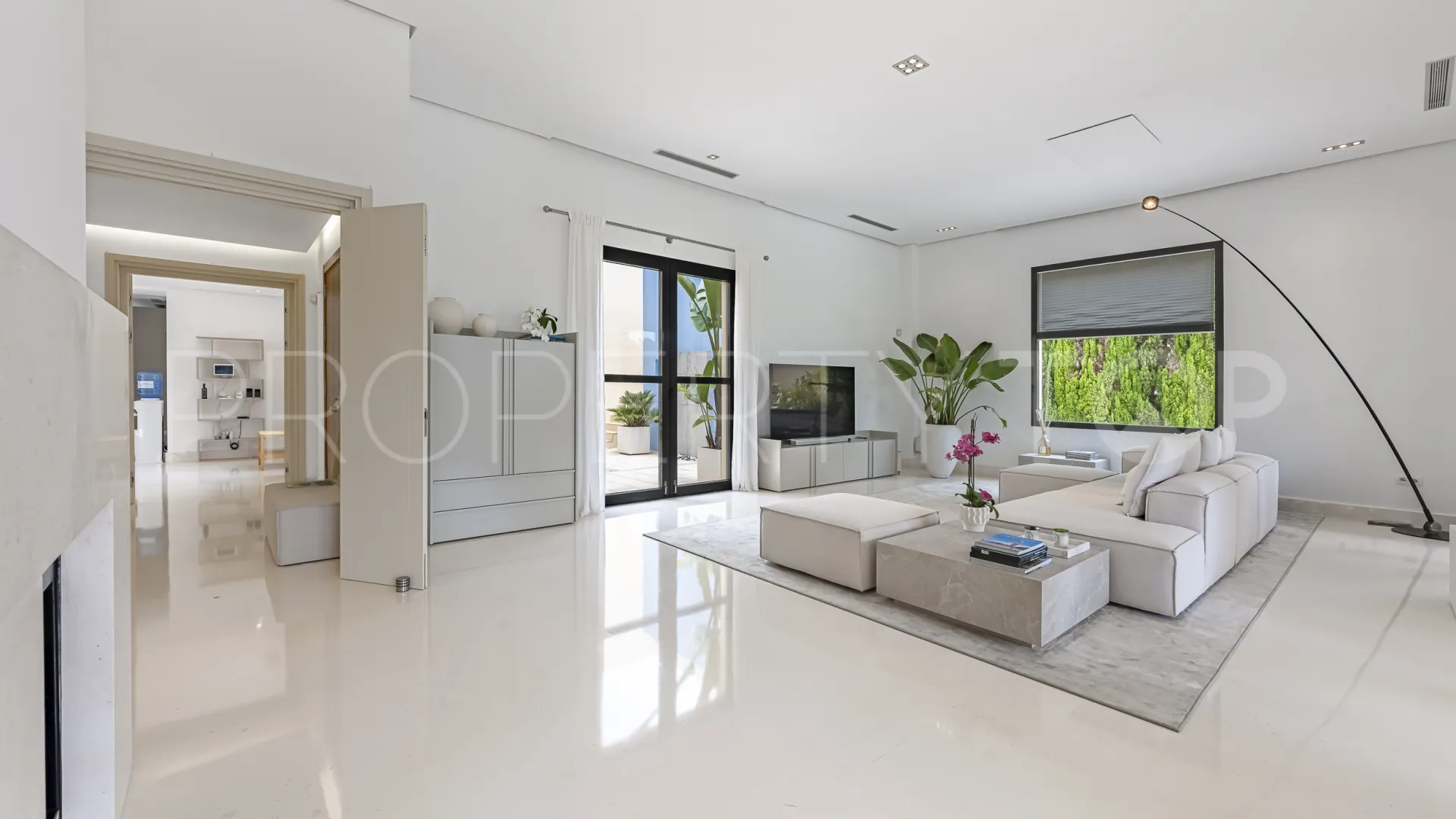 Villa en venta en Las Cimas con 5 dormitorios