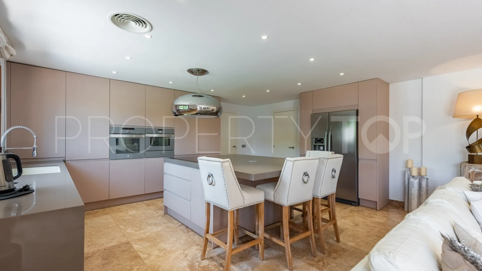 For sale villa in Zona B