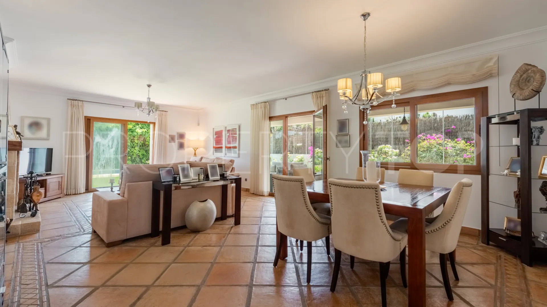 For sale villa in Zona B