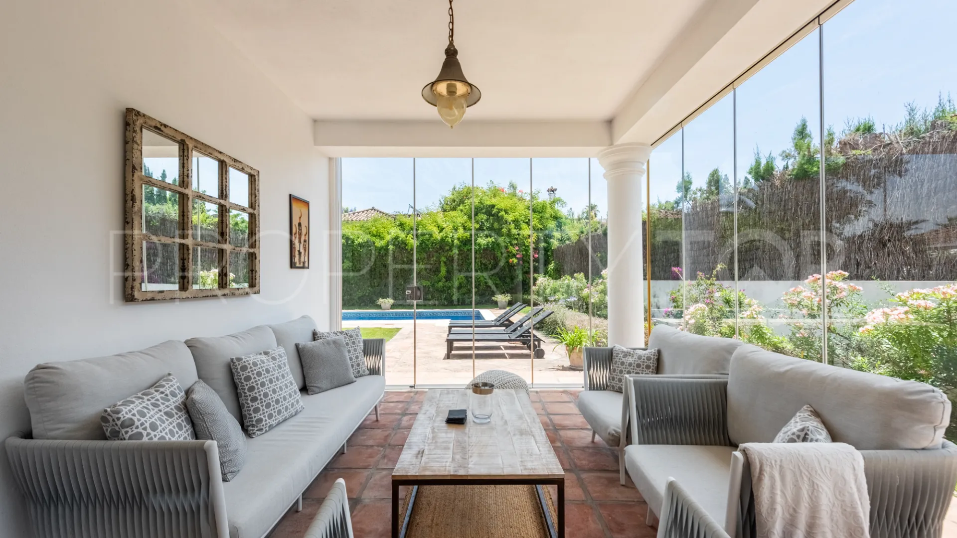 For sale villa in Zona B