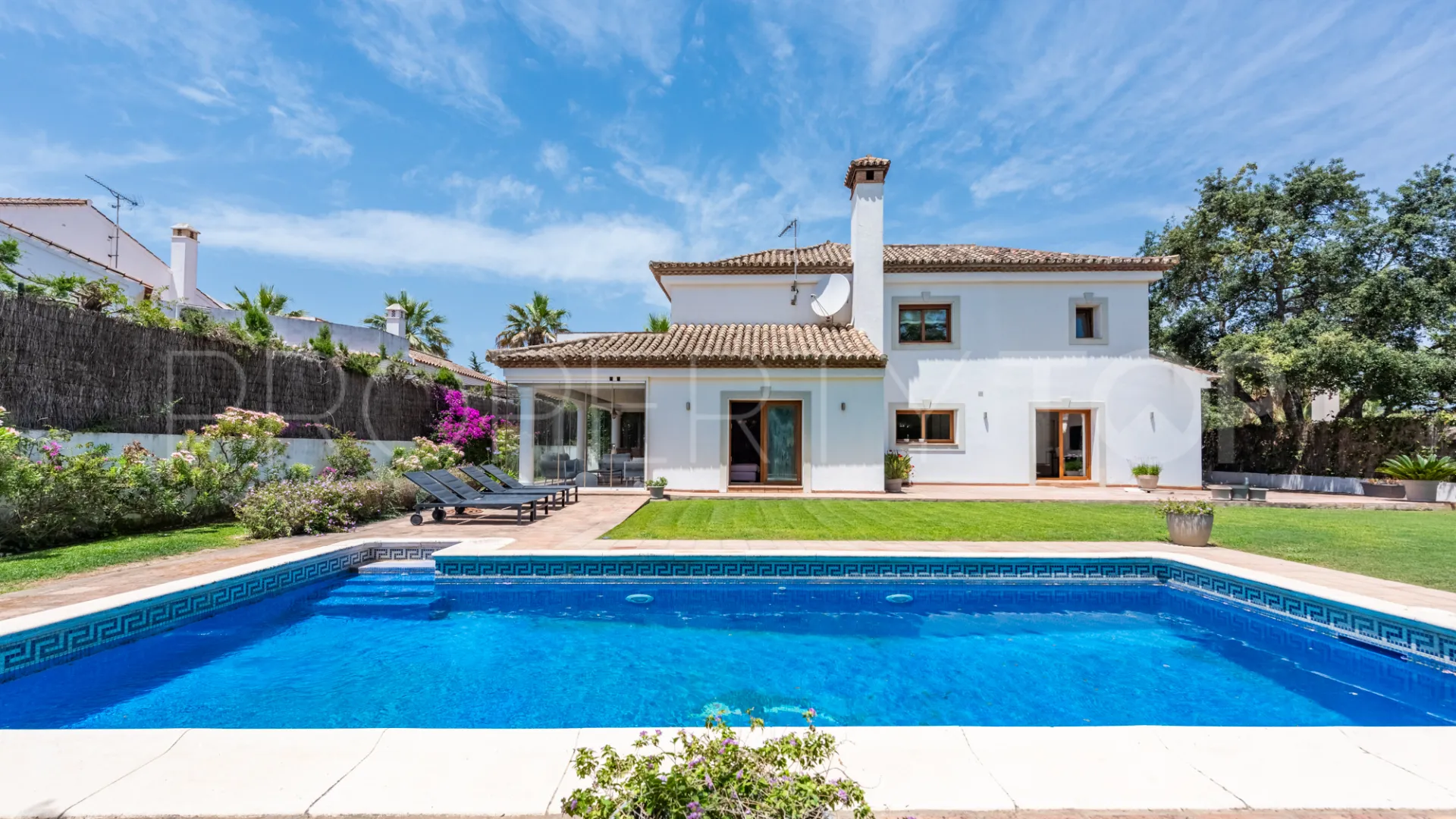 For sale villa in Zona B