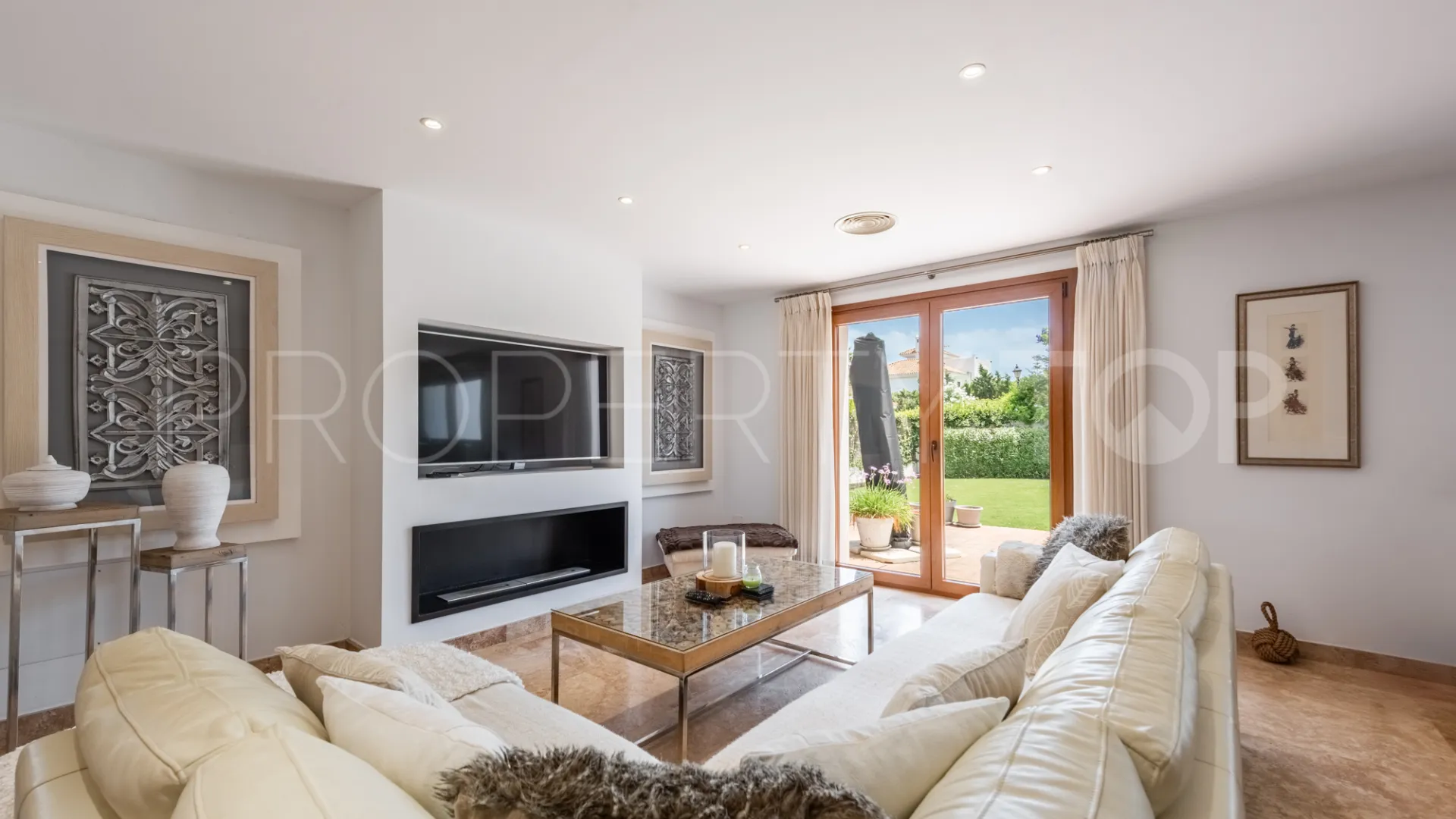 For sale villa in Zona B