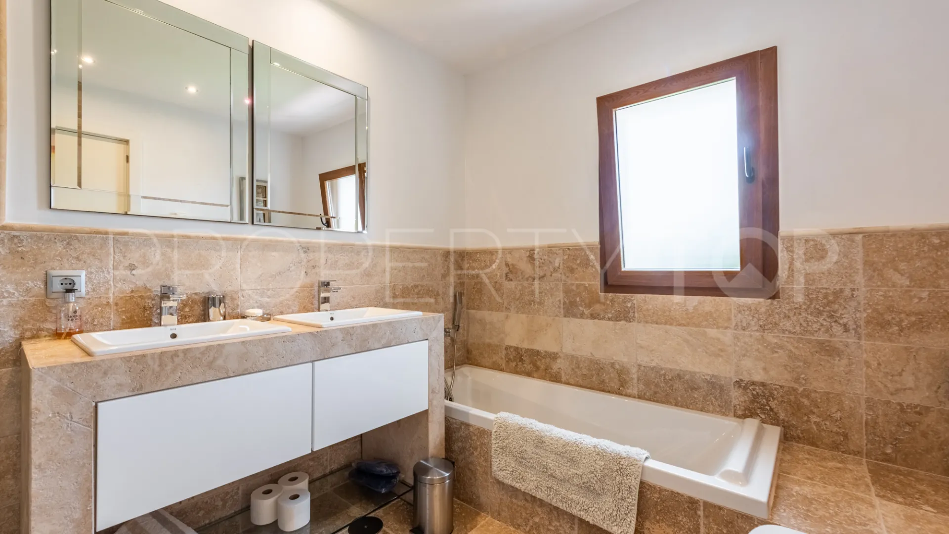 For sale villa in Zona B