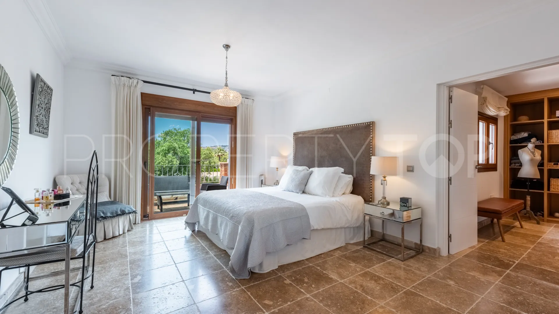 For sale villa in Zona B
