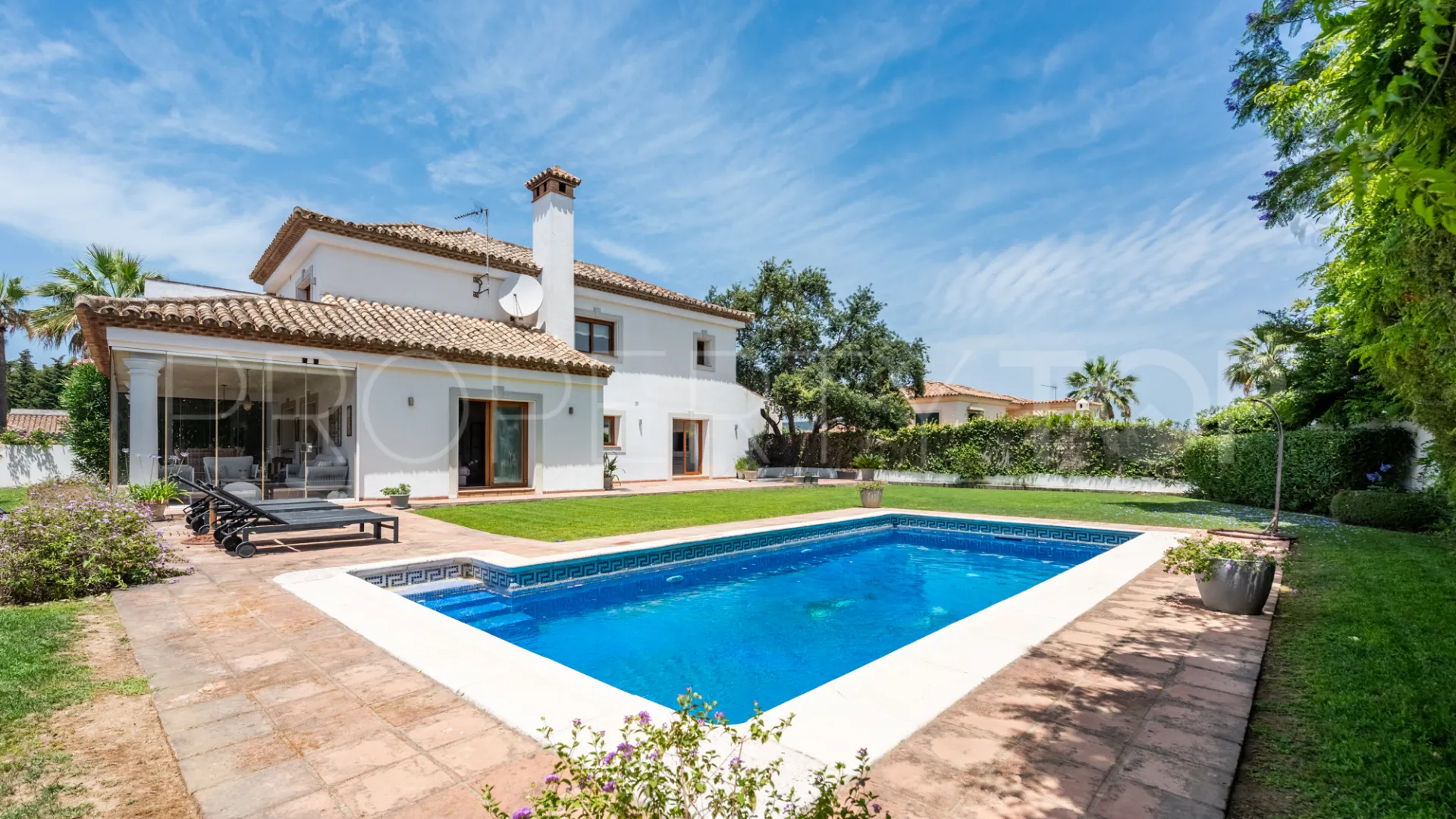 For sale villa in Zona B