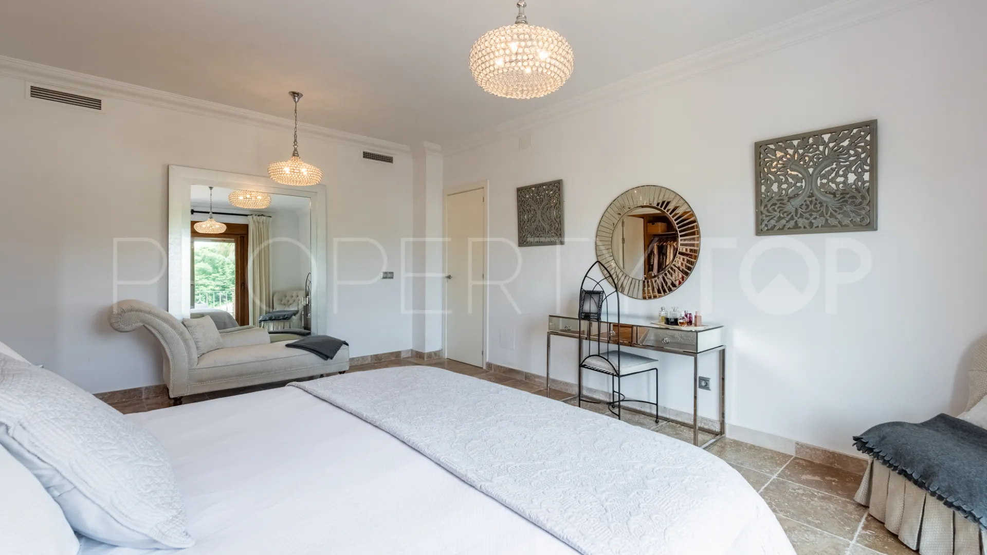 For sale villa in Zona B