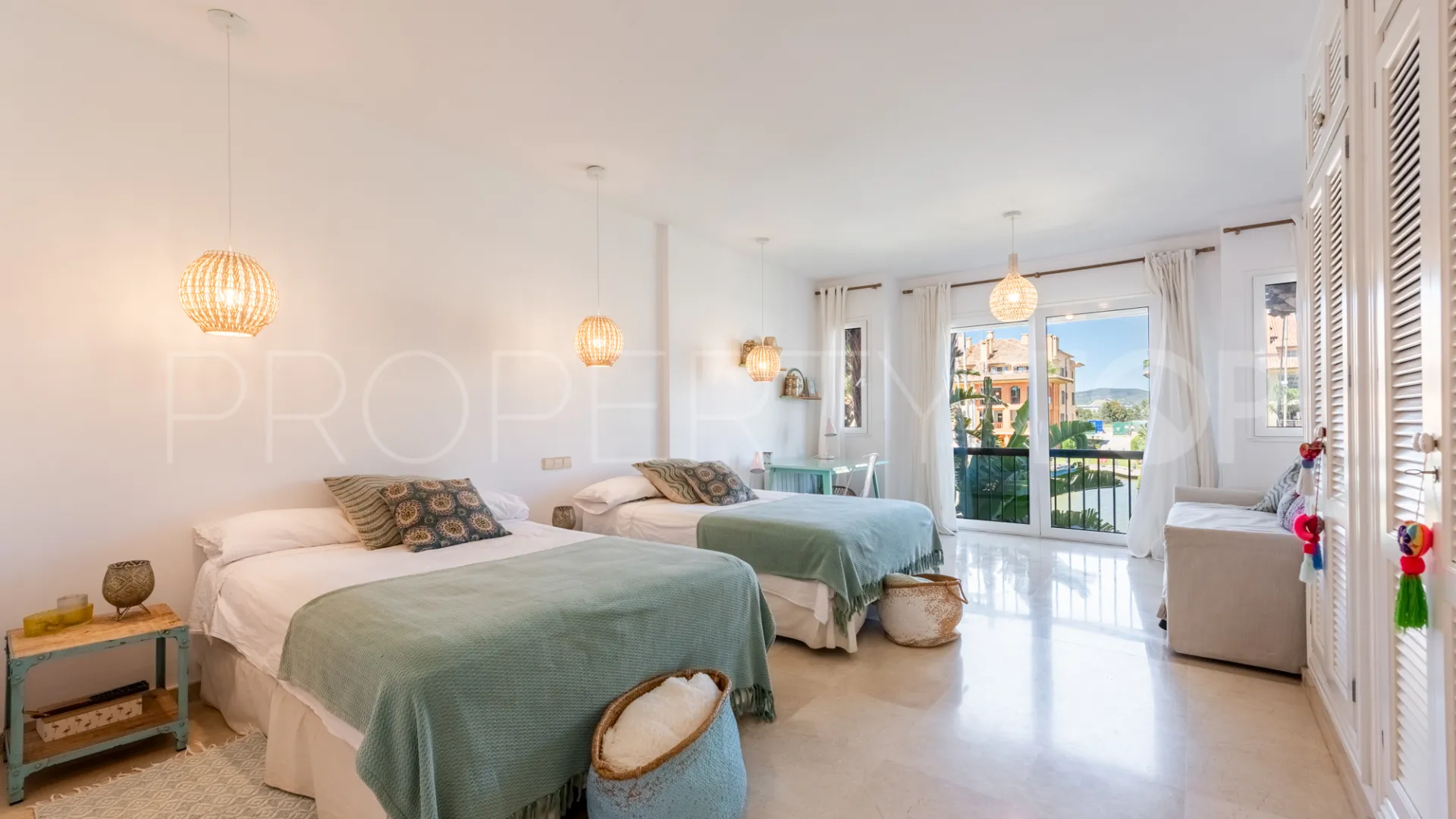 Duplex planta baja de 4 dormitorios en venta en Isla del Pez Volador