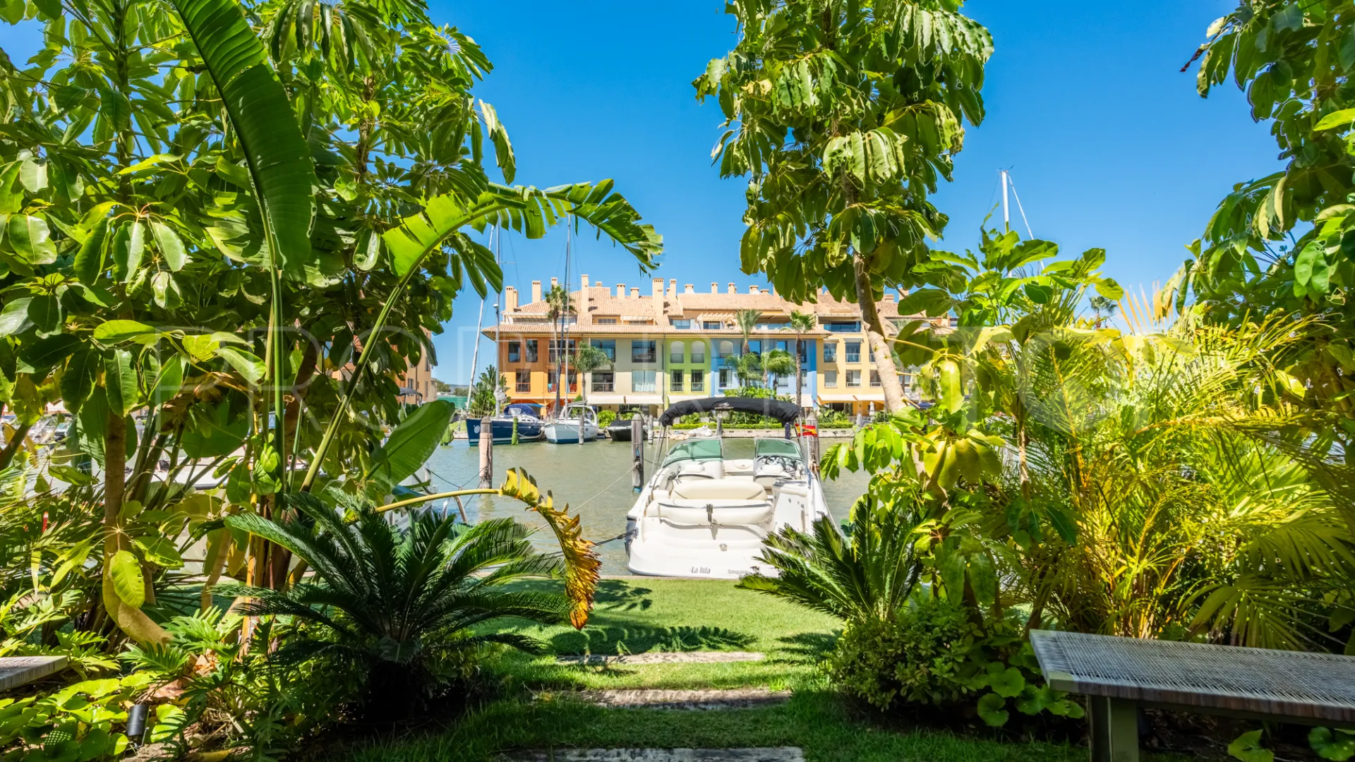 Duplex planta baja de 4 dormitorios en venta en Isla del Pez Volador