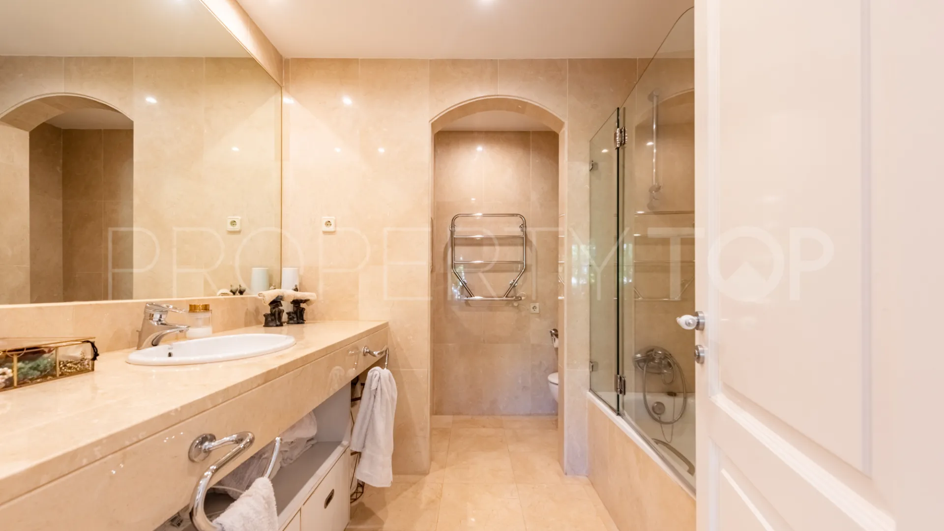 Duplex planta baja de 4 dormitorios en venta en Isla del Pez Volador
