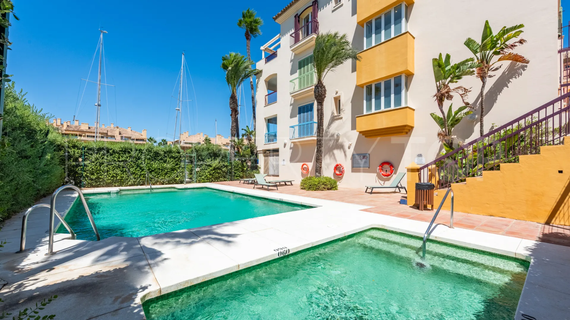 Duplex planta baja de 4 dormitorios en venta en Isla del Pez Volador