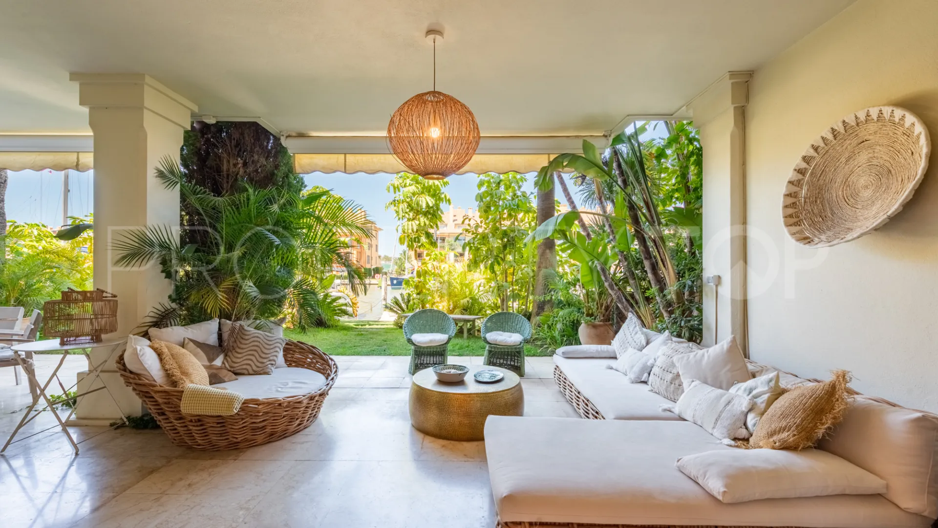 Duplex planta baja de 4 dormitorios en venta en Isla del Pez Volador