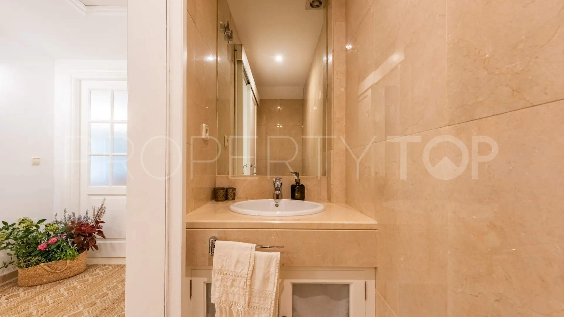 Duplex planta baja de 4 dormitorios en venta en Isla del Pez Volador