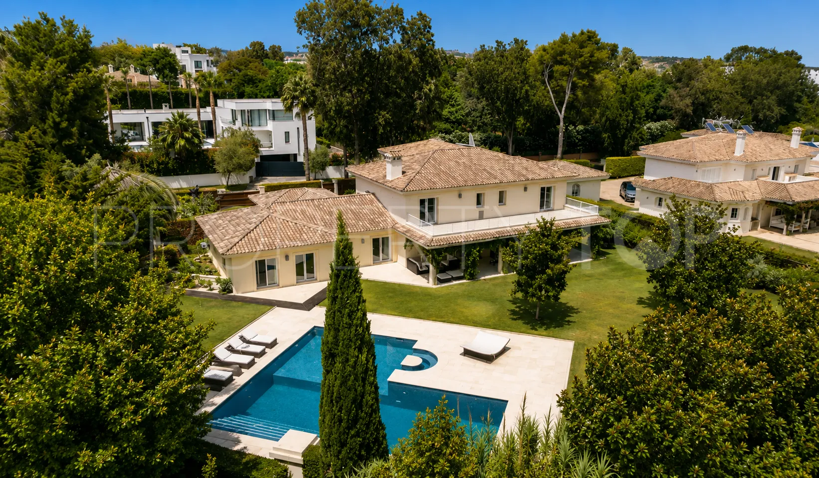 Reyes y Reinas, villa en venta