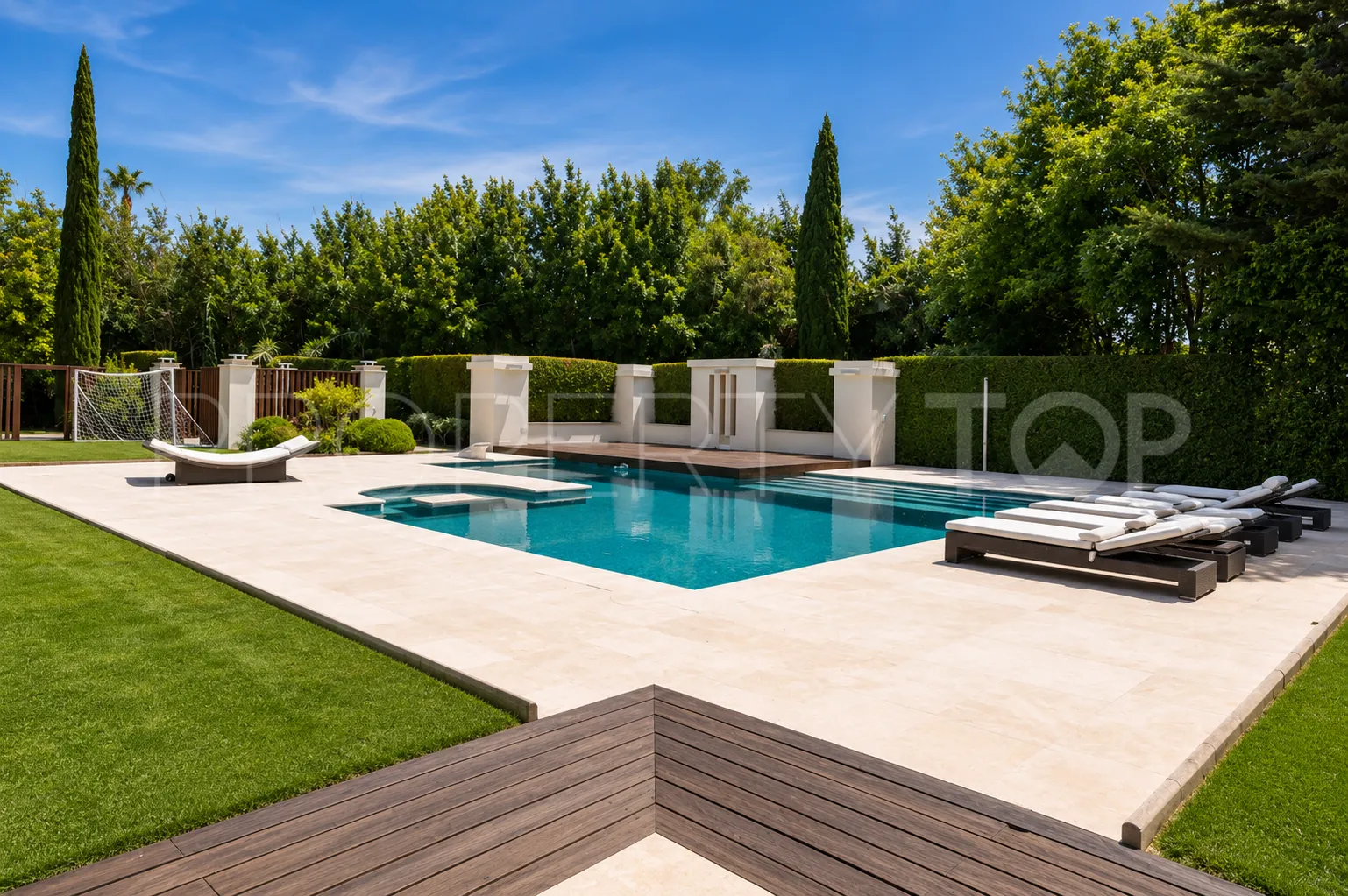 Reyes y Reinas, villa en venta