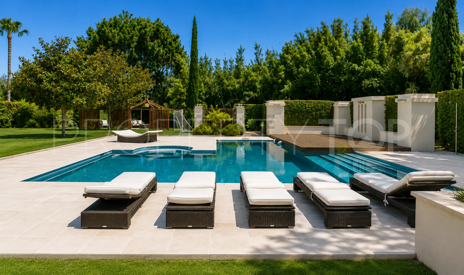 Reyes y Reinas, villa en venta