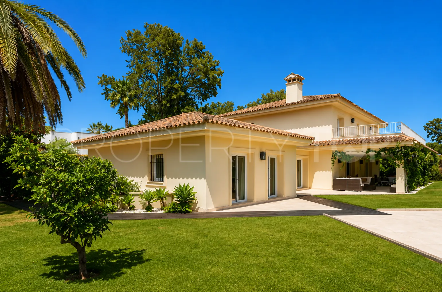 Reyes y Reinas, villa en venta