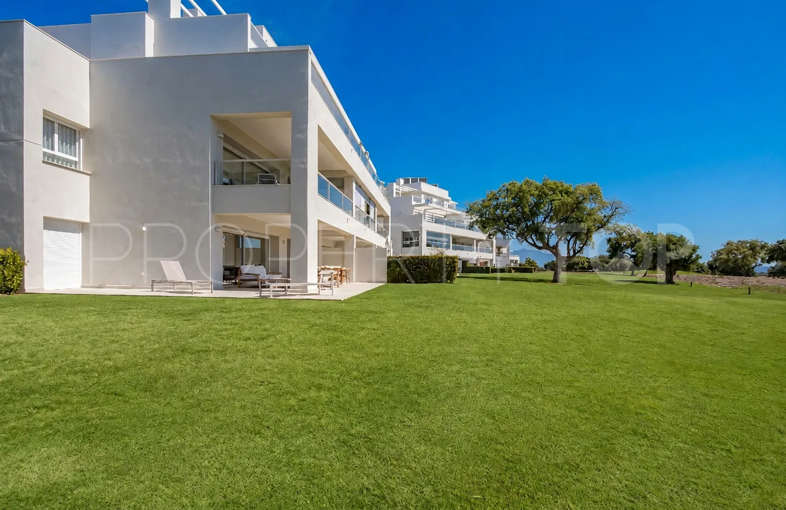Apartamento de 2 dormitorios a la venta en Emerald Greens